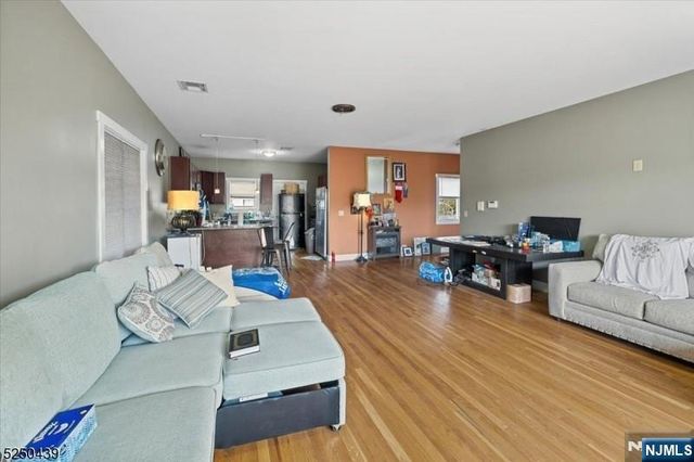 54-56 Oriental 2, Newark, NJ 07104