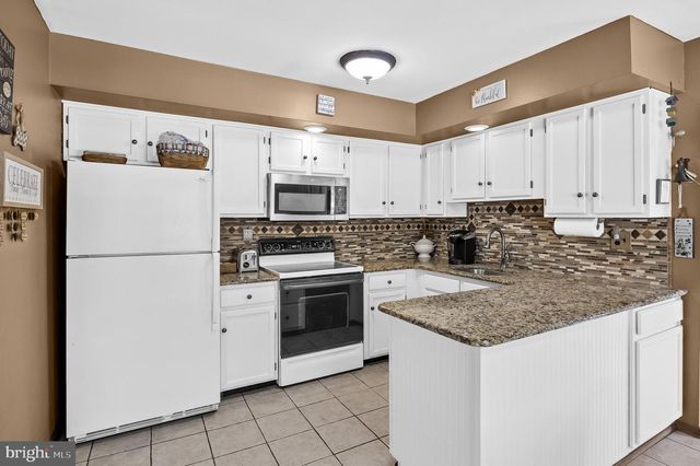 405 NEW RD, Southampton, NJ 08088