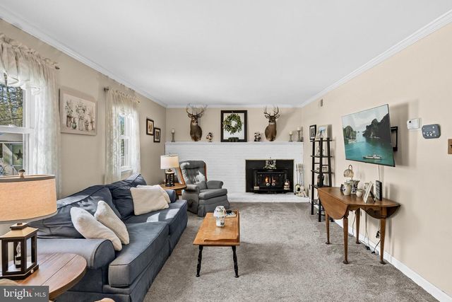 405 NEW RD, Southampton, NJ 08088