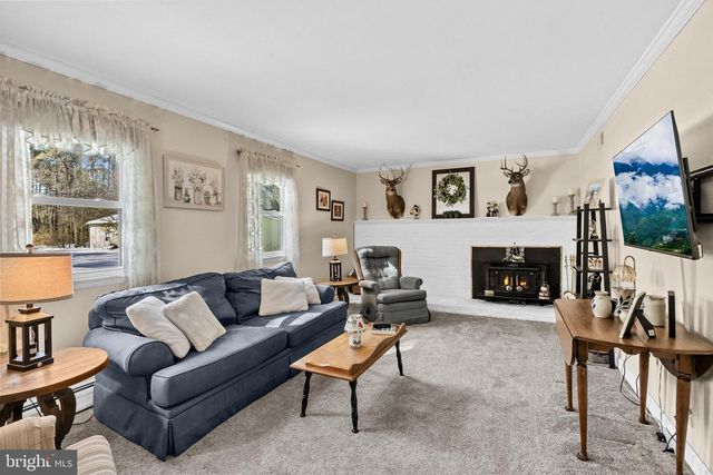 405 NEW RD, Southampton, NJ 08088