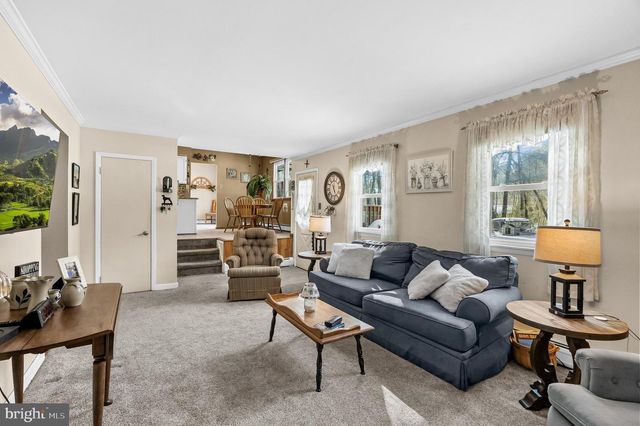 405 NEW RD, Southampton, NJ 08088