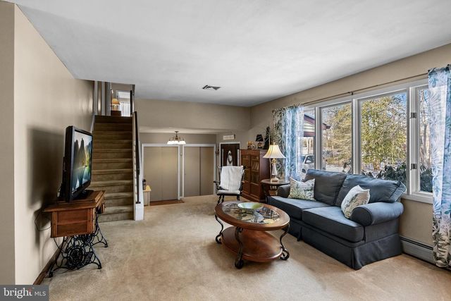 405 NEW RD, Southampton, NJ 08088