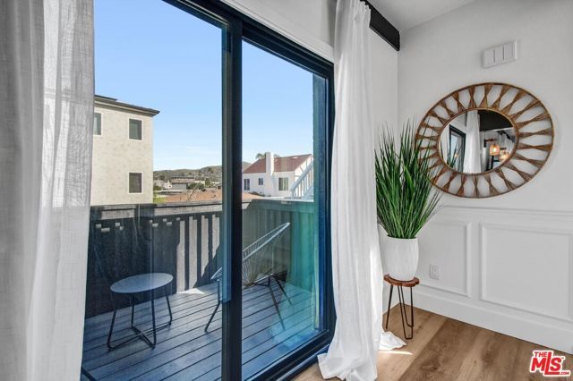 1083 Montauk Lane 2, Ventura, CA 93001