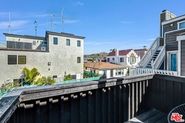 1083 Montauk Lane 2, Ventura, CA 93001