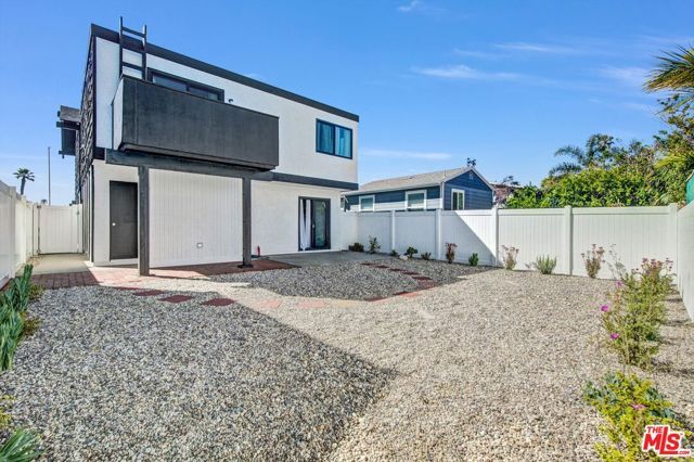 1083 Montauk Lane 2, Ventura, CA 93001