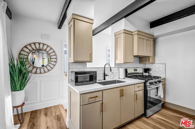 1083 Montauk Lane 2, Ventura, CA 93001