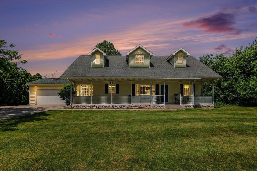 8857 52nd Street Se, Cascade Twp, MI 49301