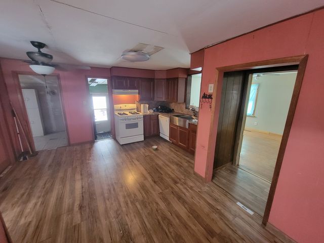 8402 S 78th Avenue, Bridgeview, IL 60455