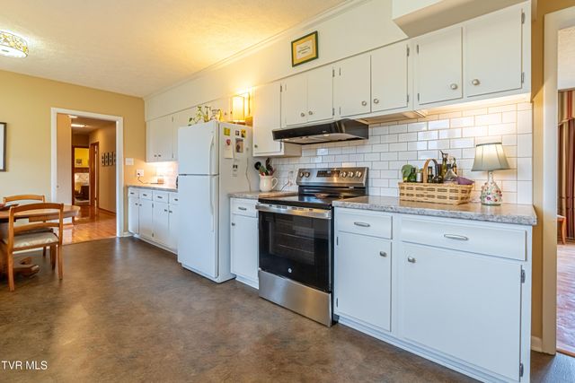 196 Northeast Crestview Drive, Abingdon, VA 24210