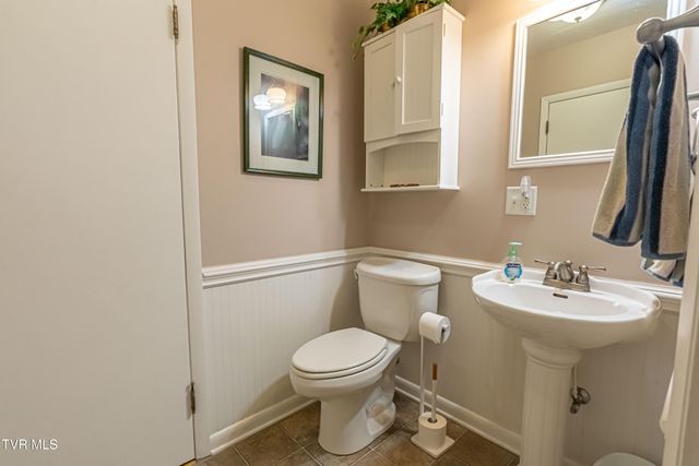 196 Northeast Crestview Drive, Abingdon, VA 24210