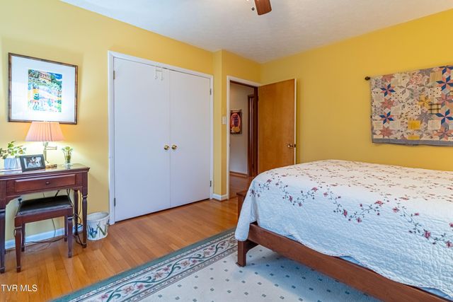 196 Northeast Crestview Drive, Abingdon, VA 24210