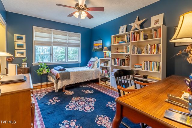 196 Northeast Crestview Drive, Abingdon, VA 24210