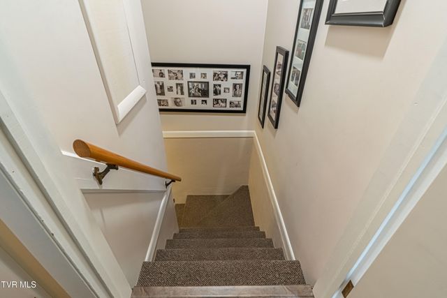 196 Northeast Crestview Drive, Abingdon, VA 24210