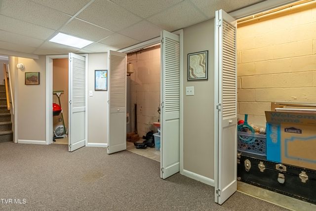 196 Northeast Crestview Drive, Abingdon, VA 24210