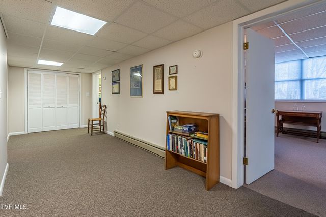 196 Northeast Crestview Drive, Abingdon, VA 24210