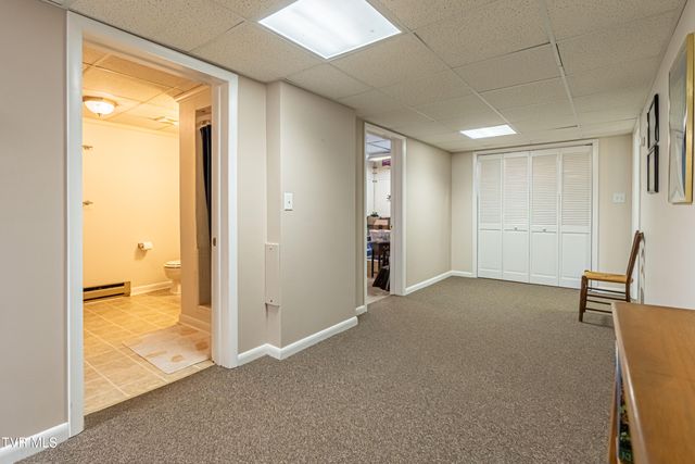 196 Northeast Crestview Drive, Abingdon, VA 24210