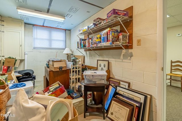 196 Northeast Crestview Drive, Abingdon, VA 24210