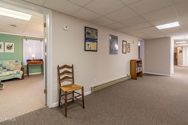 196 Northeast Crestview Drive, Abingdon, VA 24210