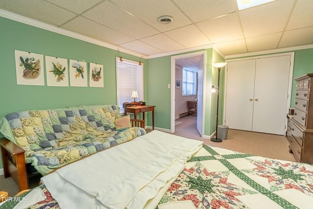 196 Northeast Crestview Drive, Abingdon, VA 24210