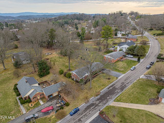 196 Northeast Crestview Drive, Abingdon, VA 24210