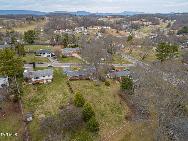 196 Northeast Crestview Drive, Abingdon, VA 24210