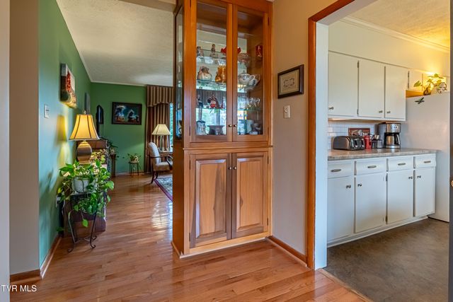 196 Northeast Crestview Drive, Abingdon, VA 24210