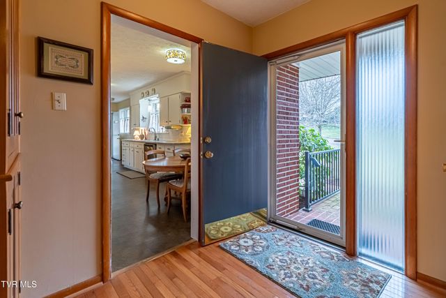 196 Northeast Crestview Drive, Abingdon, VA 24210