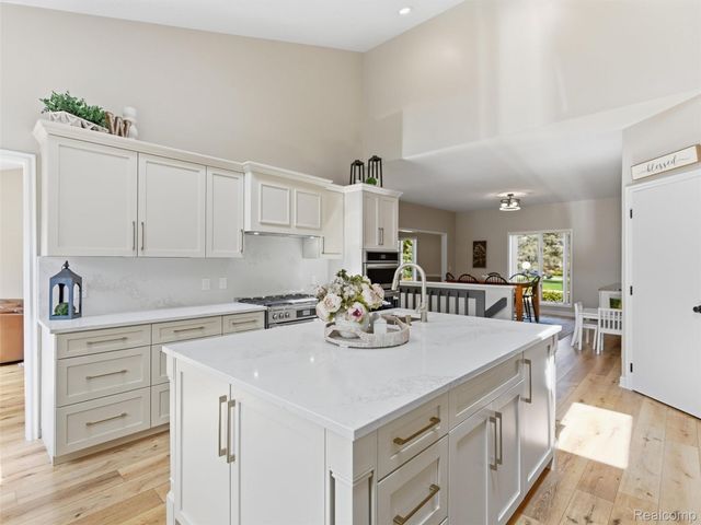 4227 Newcastle Drive, Orion Charter Township, MI 48348