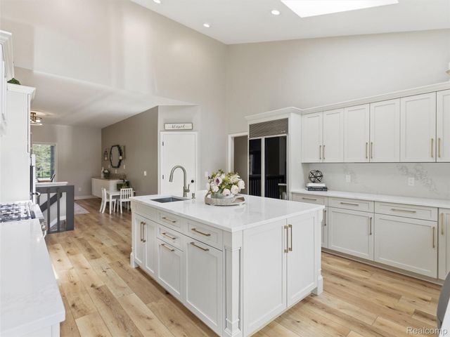4227 Newcastle Drive, Orion Charter Township, MI 48348