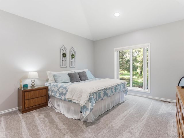 4227 Newcastle Drive, Orion Charter Township, MI 48348