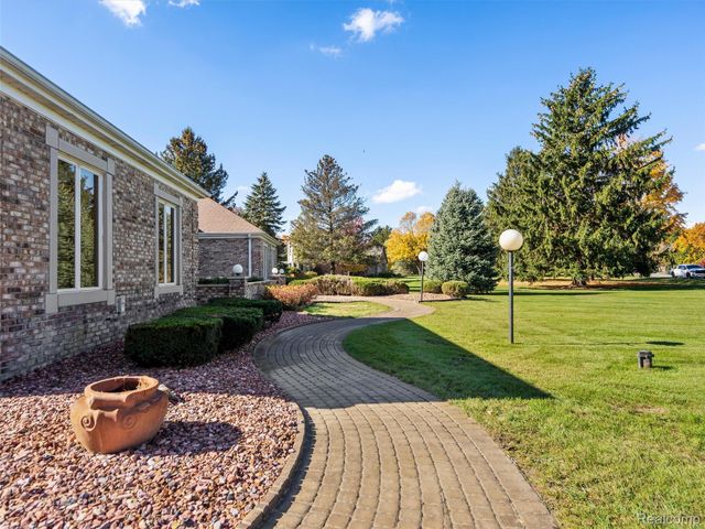 4227 Newcastle Drive, Orion Charter Township, MI 48348