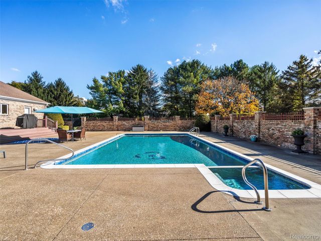 4227 Newcastle Drive, Orion Charter Township, MI 48348