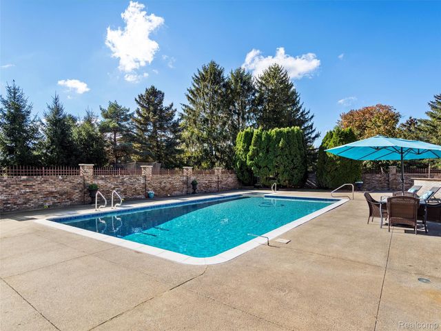4227 Newcastle Drive, Orion Charter Township, MI 48348