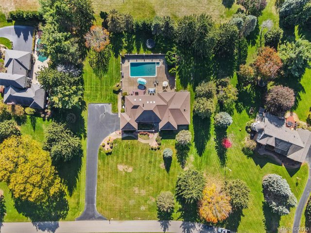 4227 Newcastle Drive, Orion Charter Township, MI 48348