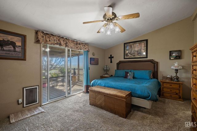 472 Eaglecrest Road, Bakersfield, CA 93308