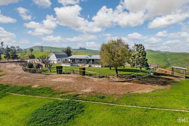 472 Eaglecrest Road, Bakersfield, CA 93308