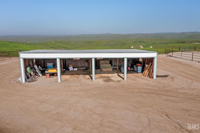 472 Eaglecrest Road, Bakersfield, CA 93308