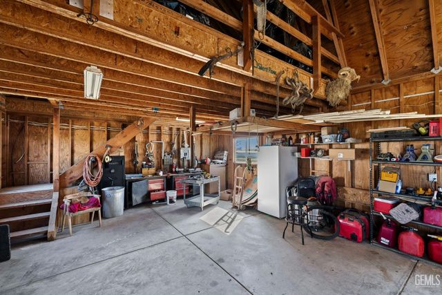 472 Eaglecrest Road, Bakersfield, CA 93308