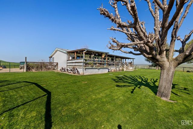 472 Eaglecrest Road, Bakersfield, CA 93308