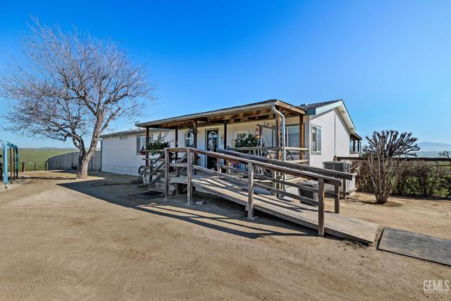 472 Eaglecrest Road, Bakersfield, CA 93308