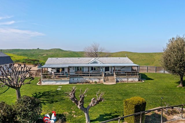 472 Eaglecrest Road, Bakersfield, CA 93308