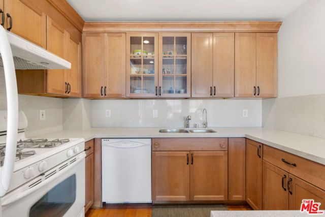 800 W 1st Street 2301, Los Angeles, CA 90012