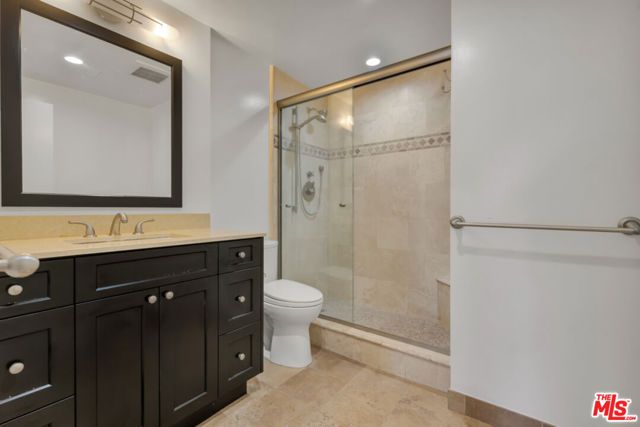 800 W 1st Street 2301, Los Angeles, CA 90012