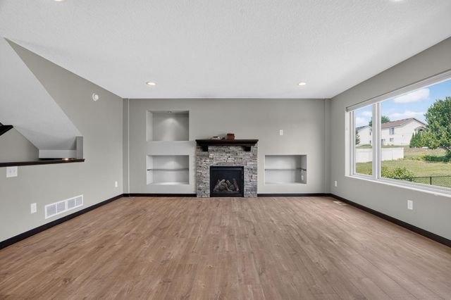 1587 Prairie View Lane NE, Sauk Rapids, MN 56379