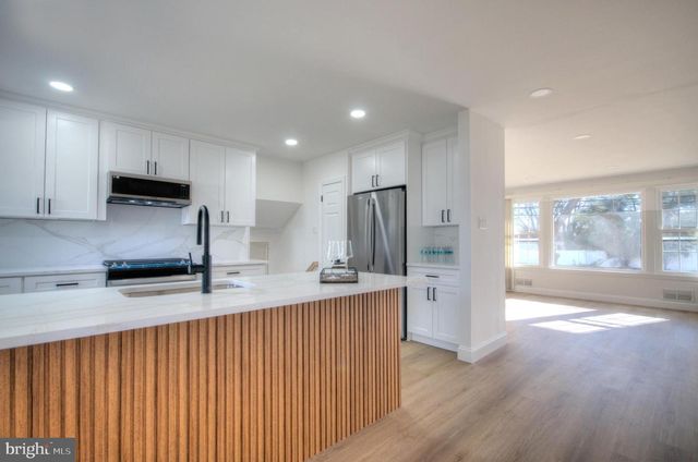 924 CROPWELL RD, Cherry Hill, NJ 08003