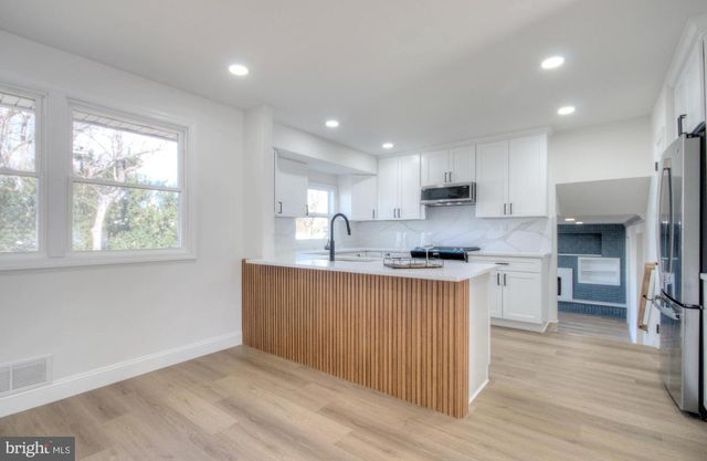 924 CROPWELL RD, Cherry Hill, NJ 08003