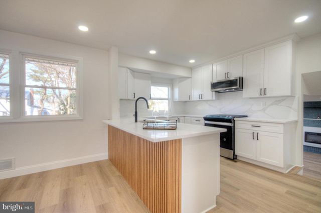 924 CROPWELL RD, Cherry Hill, NJ 08003