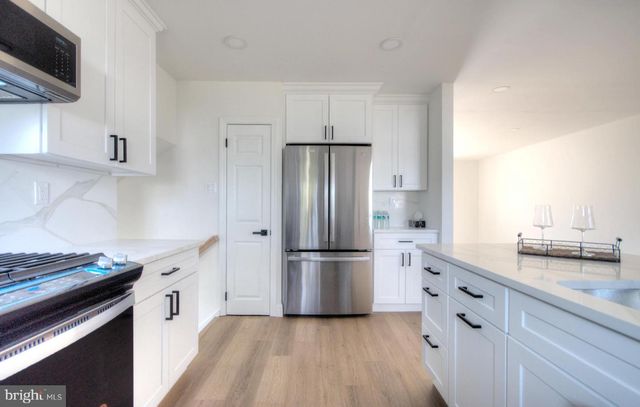 924 CROPWELL RD, Cherry Hill, NJ 08003