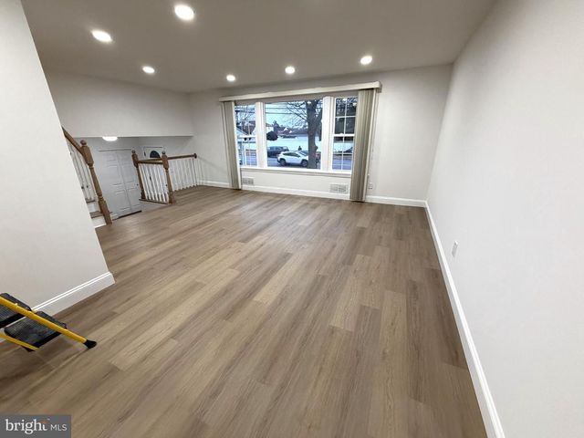 924 CROPWELL RD, Cherry Hill, NJ 08003