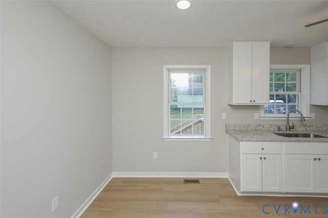 105 N Quince Ave, Highland Springs, VA 23075